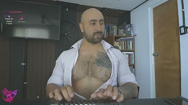 Leon 1234 online show from February 4, 2026, 8:14 pm