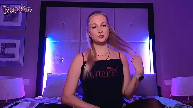 Snapshot of TARA-FUN chatting on September 26, 2025, 9:52 pm TARA-FUN online show from September 26, 2025, 9:52 pm