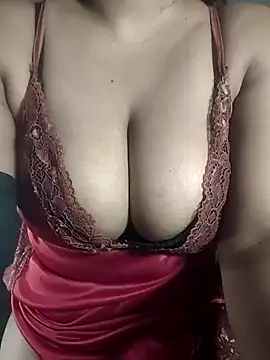 Snapshot of Hurrem_02 chatting on January 28, 2025, 6:38 am Hurrem 02 online show from January 28, 2025, 6:38 am