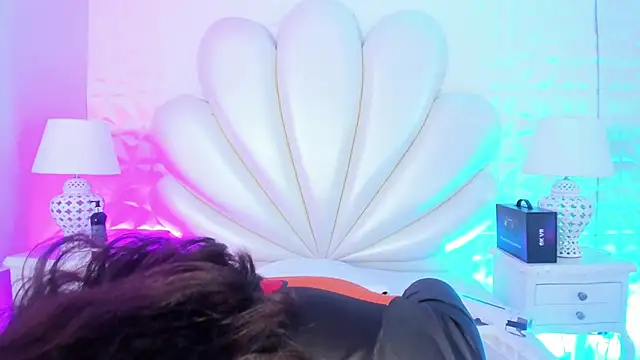 Snapshot of LucianaCarter chatting on December 30, 2024, 5:55 pm LucianaCarter online show from December 30, 2024, 5:55 pm