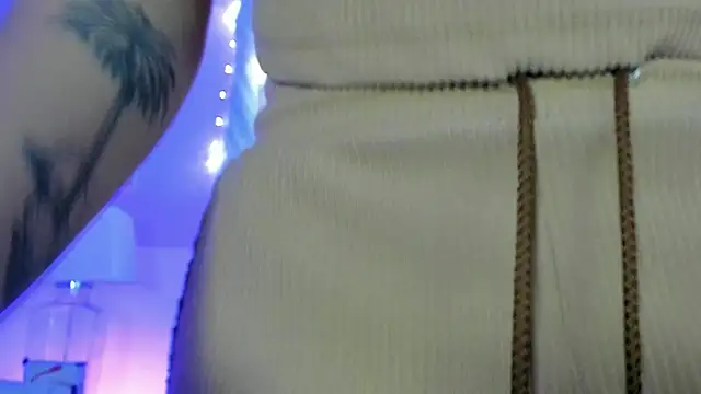 Snapshot of LucianaCarter chatting on January 7, 2025, 11:48 am LucianaCarter online show from January 7, 2025, 11:48 am