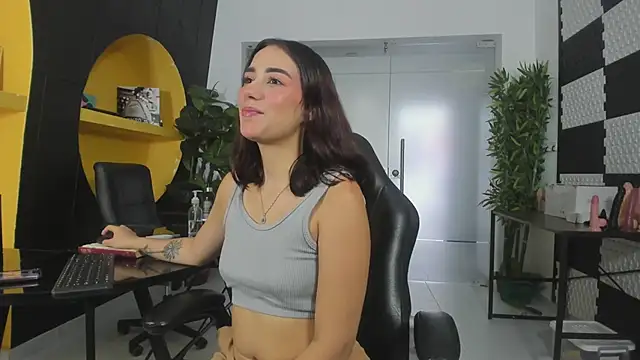 Snapshot of LucianaCarter chatting on January 22, 2025, 4:02 am LucianaCarter online show from January 22, 2025, 4:02 am