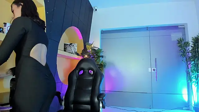 Snapshot of LucianaCarter chatting on February 9, 2025, 2:38 am LucianaCarter online show from February 9, 2025, 2:38 am