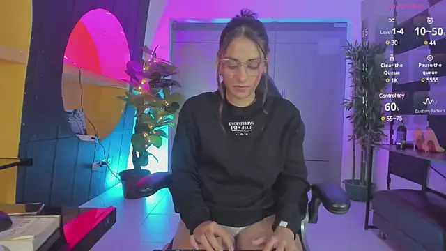 Snapshot of LucianaCarter chatting on March 11, 2025, 8:09 am LucianaCarter online show from March 11, 2025, 8:09 am