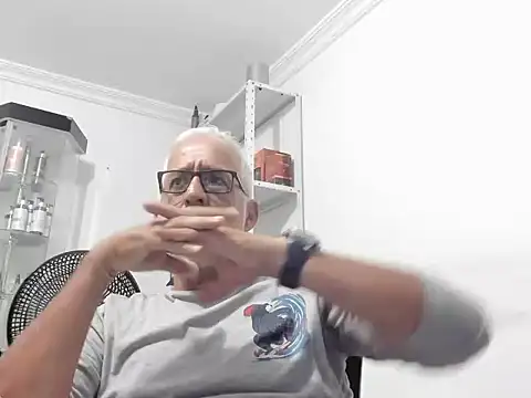 Snapshot of cenizo10124 chatting on December 17, 2025, 8:59 pm cenizo10124 online show from December 17, 2025, 8:59 pm