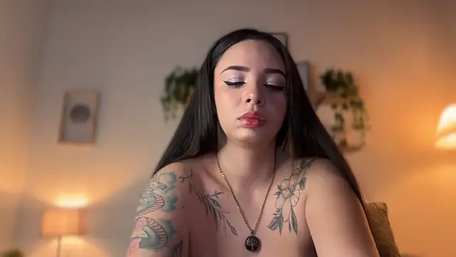 Snapshot of Paulah_x chatting on November 19, 2025, 7:36 pm Paulah x online show from November 19, 2025, 7:36 pm