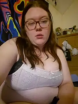 Snapshot of Sexycurvyemilyy chatting on December 2, 2024, 10:34 pm Sexycurvyemilyy online show from December 2, 2024, 10:34 pm