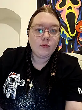 Snapshot of Sexycurvyemilyy chatting on November 18, 2025, 3:49 pm Sexycurvyemilyy online show from November 18, 2025, 3:49 pm