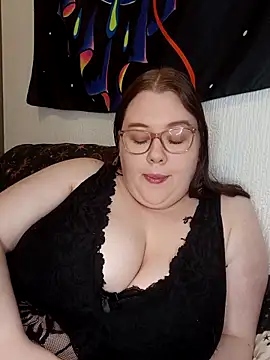 Sexycurvyemilyy online show from March 24, 2026, 10:04 pm