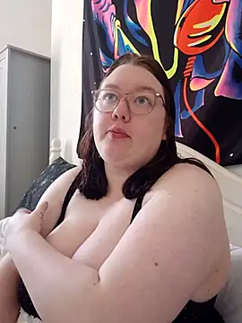 Sexycurvyemilyy online show from April 24, 2026, 1:57 pm