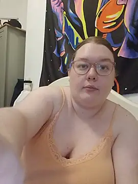 Snapshot of Sexycurvyemilyy chatting on July 8, 2026, 9:30 pm Sexycurvyemilyy online show from July 8, 2026, 9:30 pm
