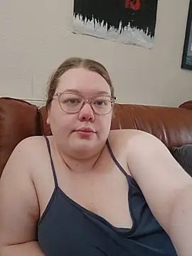 Snapshot of Sexycurvyemilyy chatting on July 11, 2026, 1:36 pm Sexycurvyemilyy online show from July 11, 2026, 1:36 pm