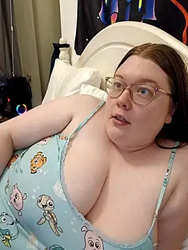 Snapshot of Sexycurvyemilyy chatting on July 15, 2026, 9:53 pm Sexycurvyemilyy online show from July 15, 2026, 9:53 pm