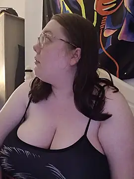 Snapshot of Sexycurvyemilyy chatting on July 21, 2026, 9:39 pm Sexycurvyemilyy online show from July 21, 2026, 9:39 pm