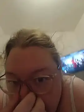 Snapshot of Sexycurvyemilyy chatting on August 1, 2026, 9:46 pm Sexycurvyemilyy online show from August 1, 2026, 9:46 pm