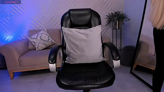 Snapshot of SophiePalmer chatting on March 1, 2025, 1:51 pm SophiePalmer online show from March 1, 2025, 1:51 pm