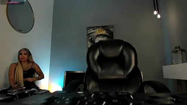 SophiePalmer online show from December 21, 2025, 12:12 pm