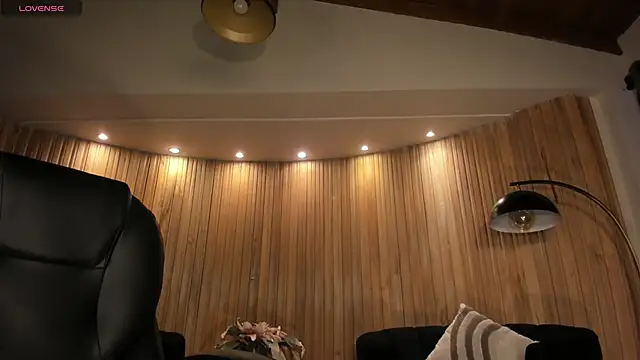 SophiePalmer online show from March 6, 2026, 11:28 am