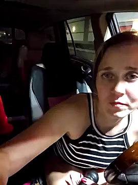 Snapshot of SkyelarSommer chatting on January 6, 2025, 12:16 am SkyelarSommer online show from January 6, 2025, 12:16 am