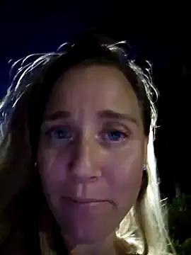 Snapshot of SkyelarSommer chatting on February 6, 2025, 11:48 pm SkyelarSommer online show from February 6, 2025, 11:48 pm