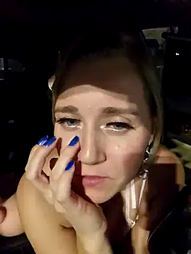 Snapshot of SkyelarSommer chatting on February 13, 2025, 5:01 pm SkyelarSommer online show from February 13, 2025, 5:01 pm