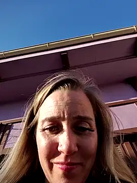 Snapshot of SkyelarSommer chatting on February 20, 2025, 10:15 pm SkyelarSommer online show from February 20, 2025, 10:15 pm