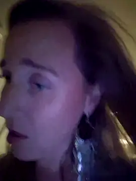 Snapshot of SkyelarSommer chatting on February 23, 2025, 2:40 am SkyelarSommer online show from February 23, 2025, 2:40 am