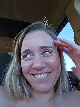 Snapshot of SkyelarSommer chatting on March 2, 2025, 10:48 pm SkyelarSommer online show from March 2, 2025, 10:48 pm