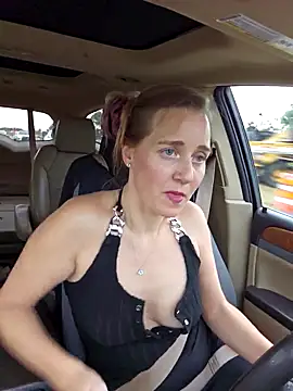 Snapshot of SkyelarSommer chatting on March 16, 2025, 9:47 pm SkyelarSommer online show from March 16, 2025, 9:47 pm