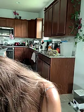 Snapshot of SkyelarSommer chatting on September 30, 2025, 1:27 pm SkyelarSommer online show from September 30, 2025, 1:27 pm