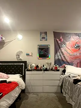 Snapshot of DominiqueX0 chatting on September 28, 2025, 6:57 pm DominiqueX0 online show from September 28, 2025, 6:57 pm