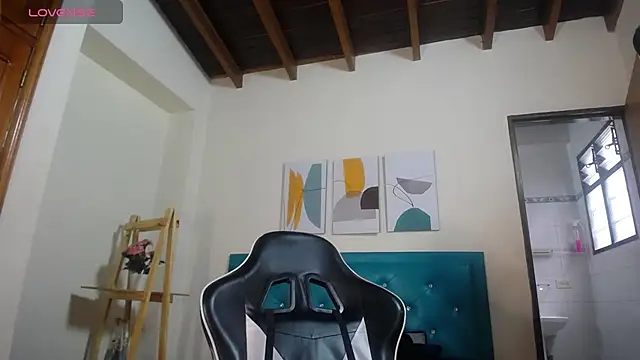 Snapshot of victoria__milf_ chatting on January 7, 2025, 8:31 pm victoria milf online show from January 7, 2025, 8:31 pm