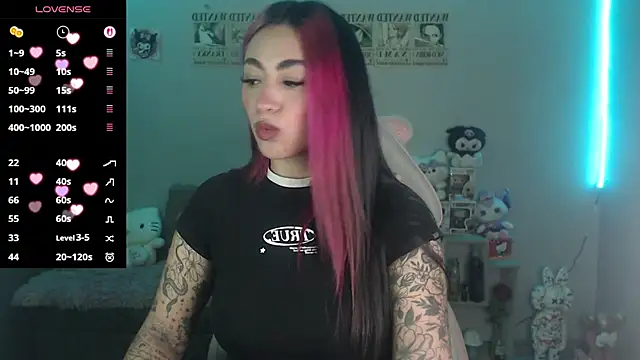 Snapshot of abbie_stone chatting on June 15, 2026, 2:03 am abbie stone online show from June 15, 2026, 2:03 am
