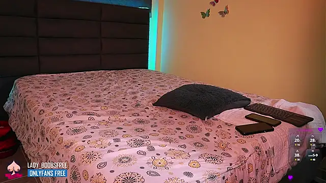 kathieandpovcock1 online show from March 22, 2025, 8:04 pm