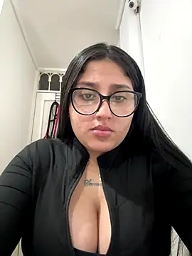 croftsmila online show from October 9, 2025, 11:58 pm