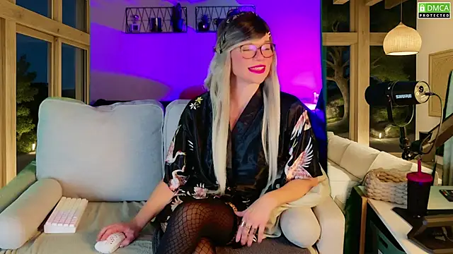 Kittychatte online show from October 9, 2025, 7:34 pm