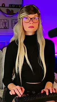 Snapshot of Kittychatte chatting on June 10, 2026, 12:48 pm Kittychatte online show from June 10, 2026, 12:48 pm