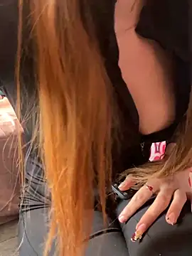 LaPetitechienne1 online show from February 25, 2026, 2:59 pm