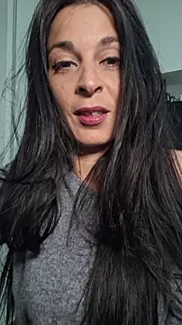 patatinahot87 online show from April 23, 2026, 2:52 pm