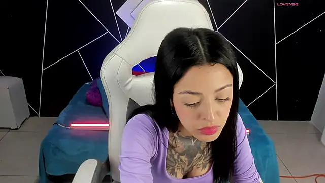 farichell online show from March 1, 2025, 9:04 pm