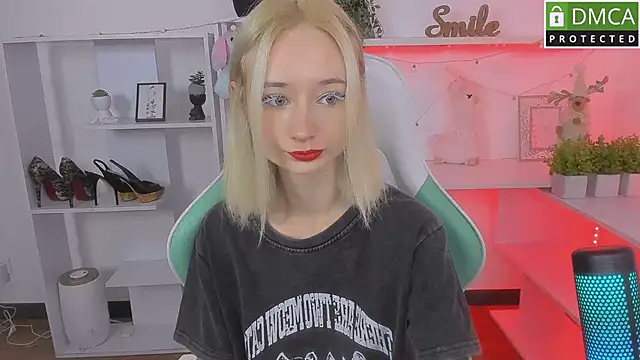 Snapshot of Katia_Kim chatting on October 9, 2025, 5:38 am Katia Kim online show from October 9, 2025, 5:38 am