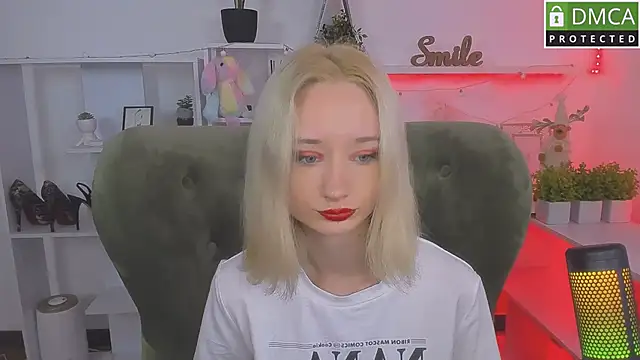 Snapshot of Katia_Kim chatting on October 10, 2025, 5:28 am Katia Kim online show from October 10, 2025, 5:28 am