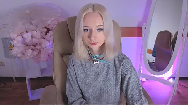 Snapshot of Katia_Kim chatting on November 15, 2025, 6:22 am Katia Kim online show from November 15, 2025, 6:22 am