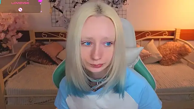 Snapshot of Katia_Kim chatting on February 28, 2026, 6:14 am Katia Kim online show from February 28, 2026, 6:14 am