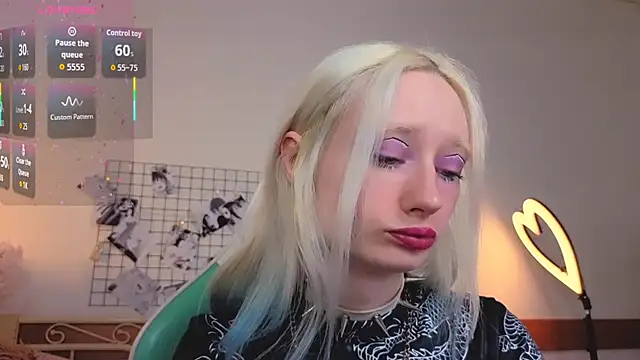 Snapshot of Katia_Kim chatting on March 4, 2026, 6:30 am Katia Kim online show from March 4, 2026, 6:30 am