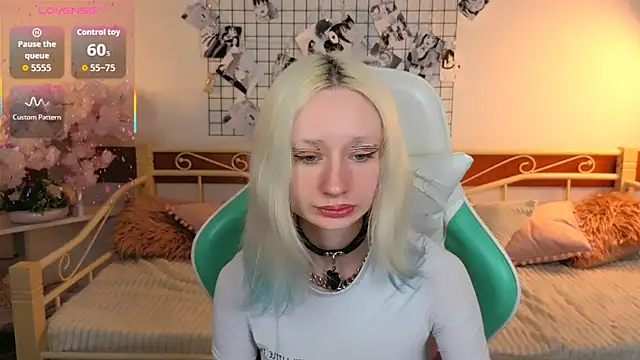 Snapshot of Katia_Kim chatting on March 10, 2026, 6:29 am Katia Kim online show from March 10, 2026, 6:29 am