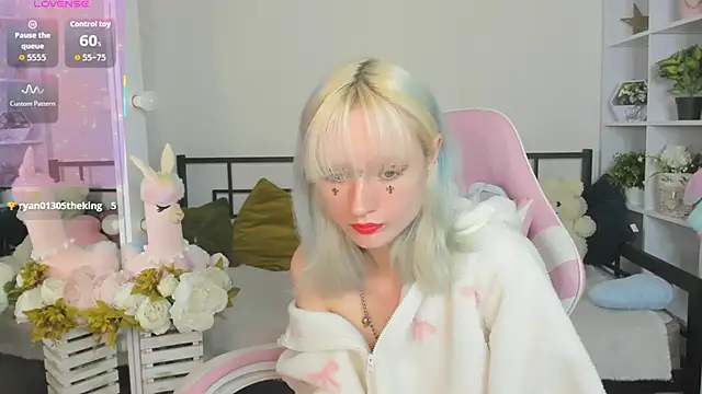 Katia Kim online show from May 4, 2026, 5:31 pm