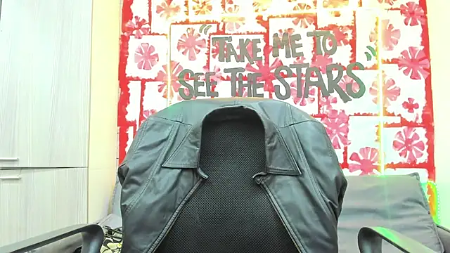 Mhelanny2 online show from February 19, 2025, 8:12 am