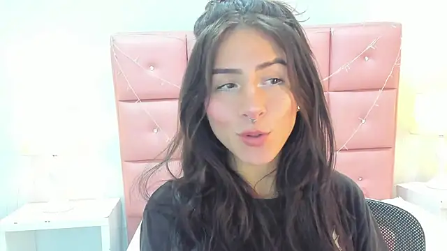 Mhelanny2 online show from February 22, 2025, 8:18 am