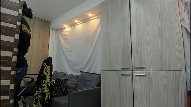 Mhelanny2 online show from November 25, 2025, 6:30 pm